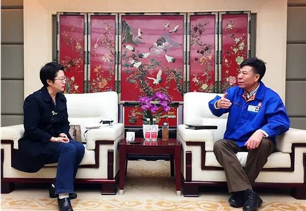 嚴(yán)鑒鉑接受采訪.賽襄軸承網(wǎng)站資訊